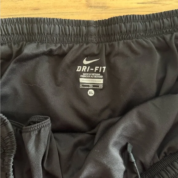 EUC Nike Women's Black Running Shorts - Picture 4 of 4